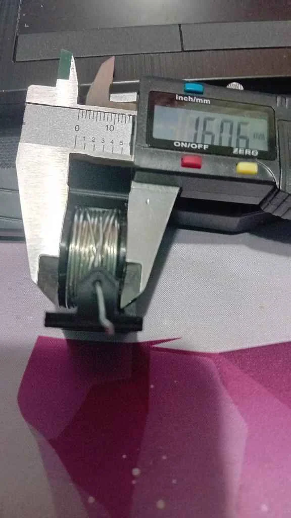 3D модель Держатель для катушки с паяльной проволокой - фото 3