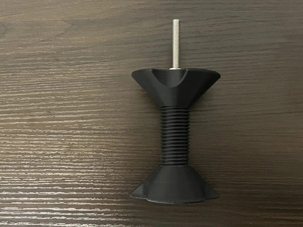 Держатель катушек на стене