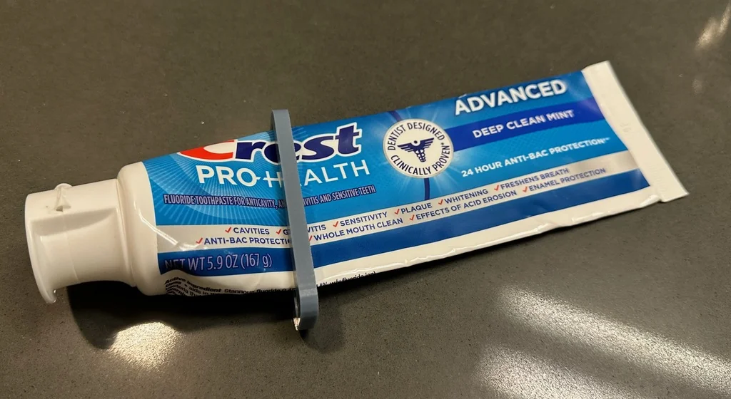 Выжималка для тюбиков с зубной пастой