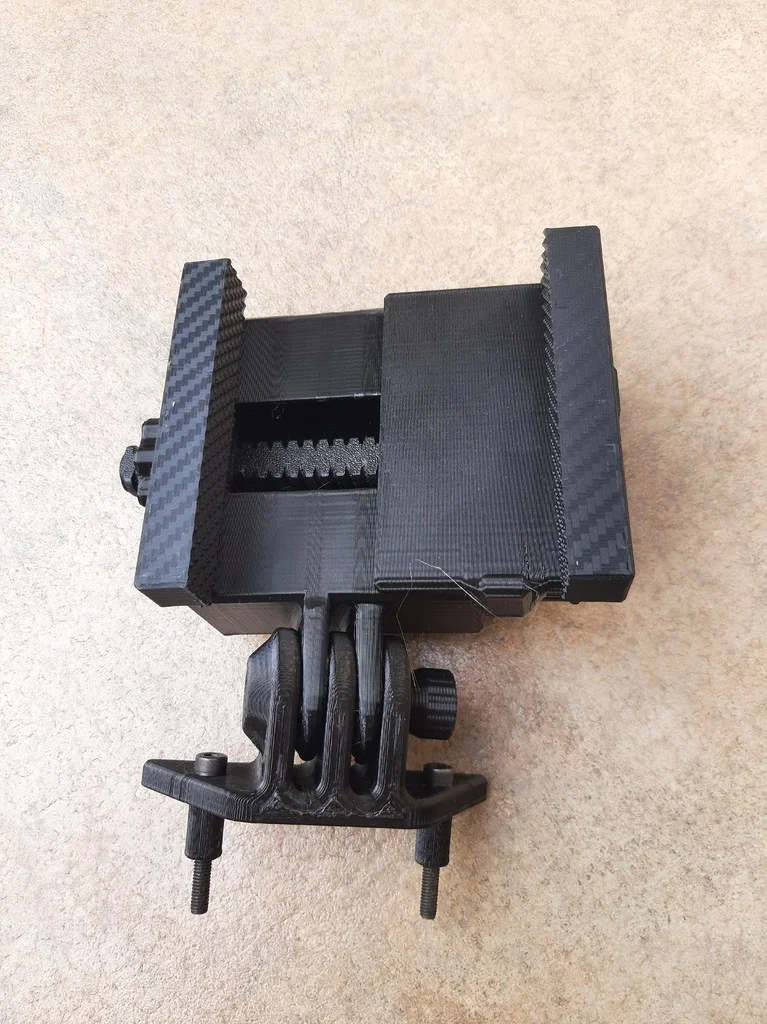 3D модель Крепление для мобильного телефона в автомобиле - фото 3