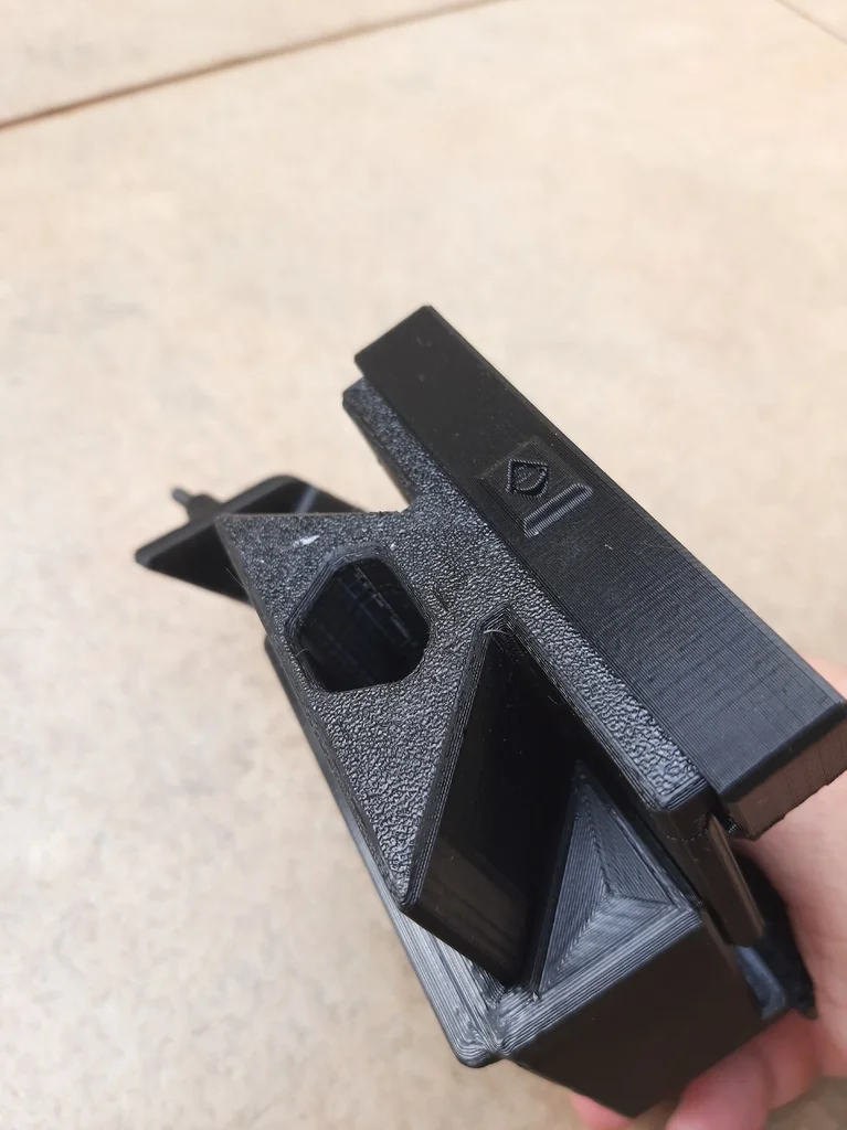 3D модель Крепление для мобильного телефона в автомобиле - фото 6