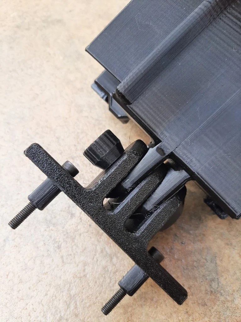 3D модель Крепление для мобильного телефона в автомобиле - фото 7