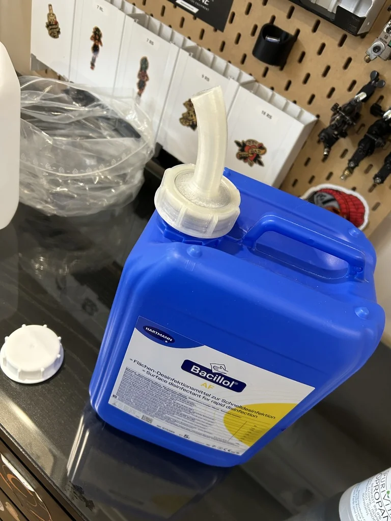 3D модель DIN51 Ausfüllstutzen для 5л канистры дезинфицирующего средства - фото 2