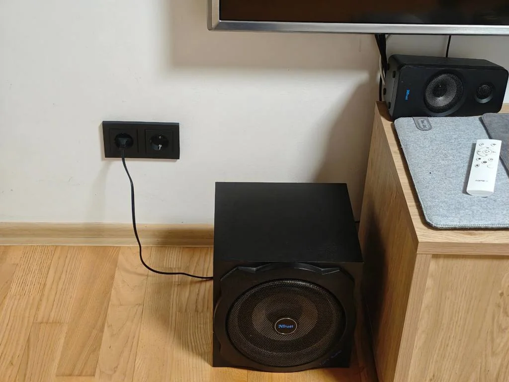 Рамка для розетки с крышкой EU