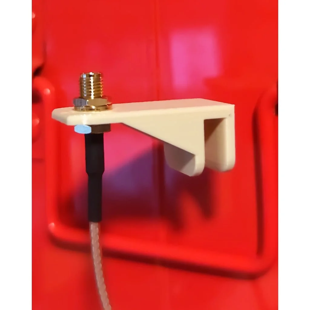 3D модель Антенна SMA для крепления на автомобильном окне - фото 1