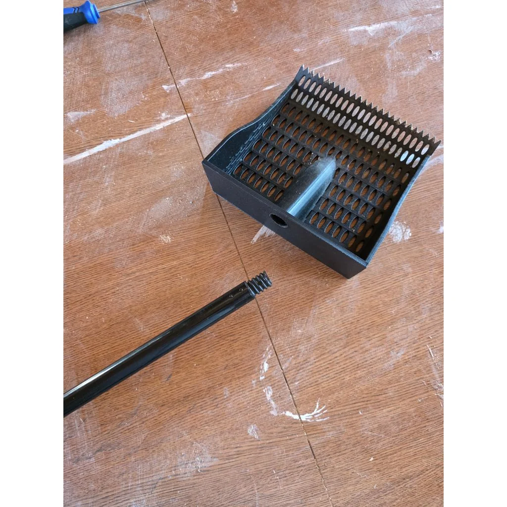 3D модель Компактный совок для куриного помета - фото 2