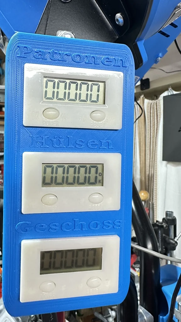 Корпус для цифровых счетчиков Dillon