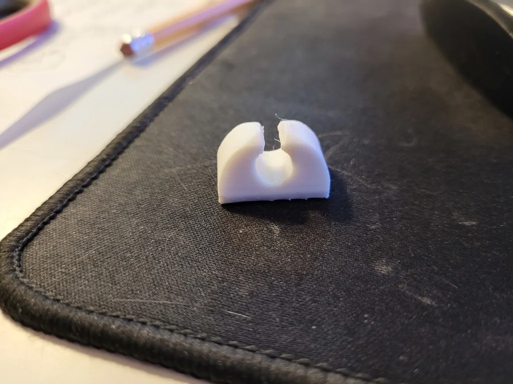 Ротационный держатель для кабелей