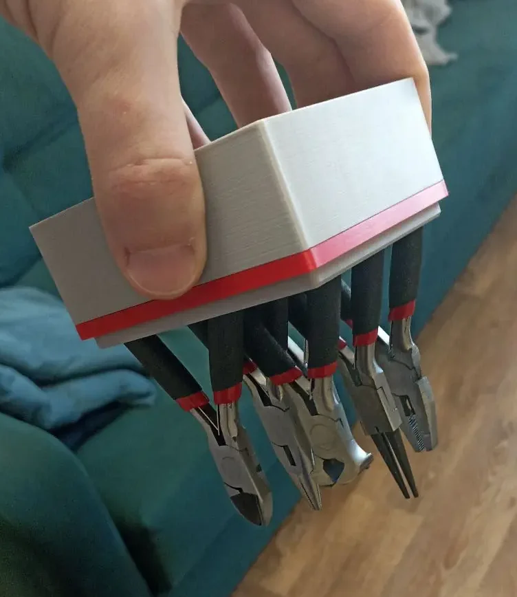 3D модель Кейс для зберігання міні-плоскогубців та кусачок - фото 4