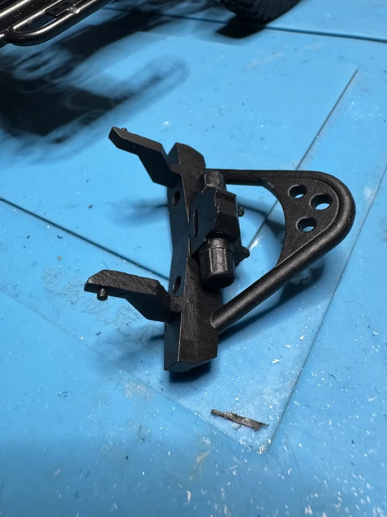 3D модель Передний бампер SCX24 Gladiator с стингером и лебедкой - фото 2