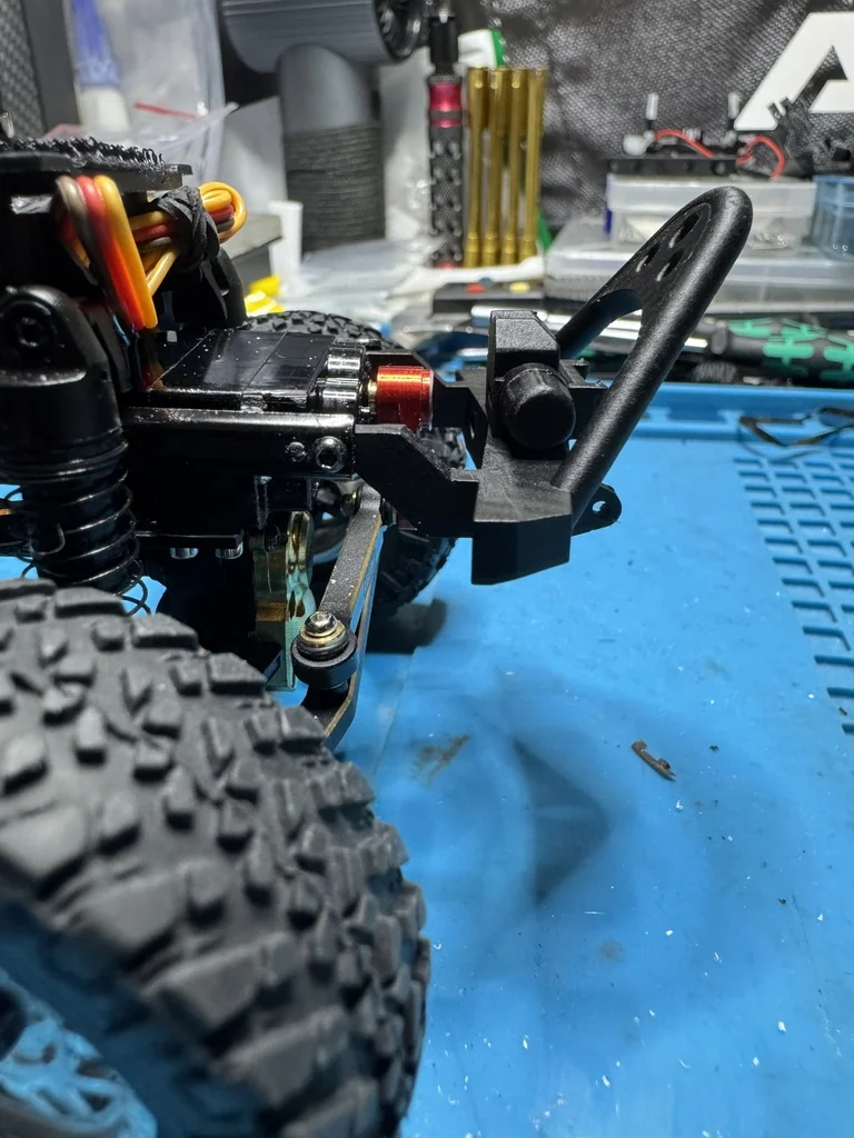 3D модель Передний бампер SCX24 Gladiator с стингером и лебедкой - фото 3