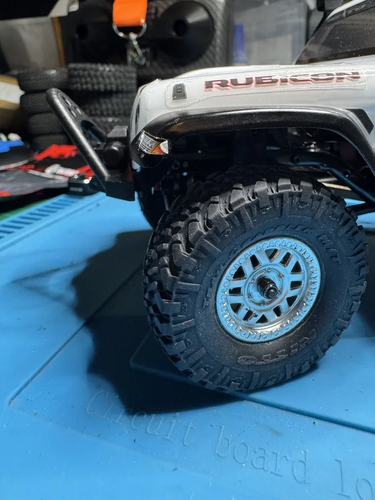 3D модель Передний бампер SCX24 Gladiator с стингером и лебедкой - фото 9