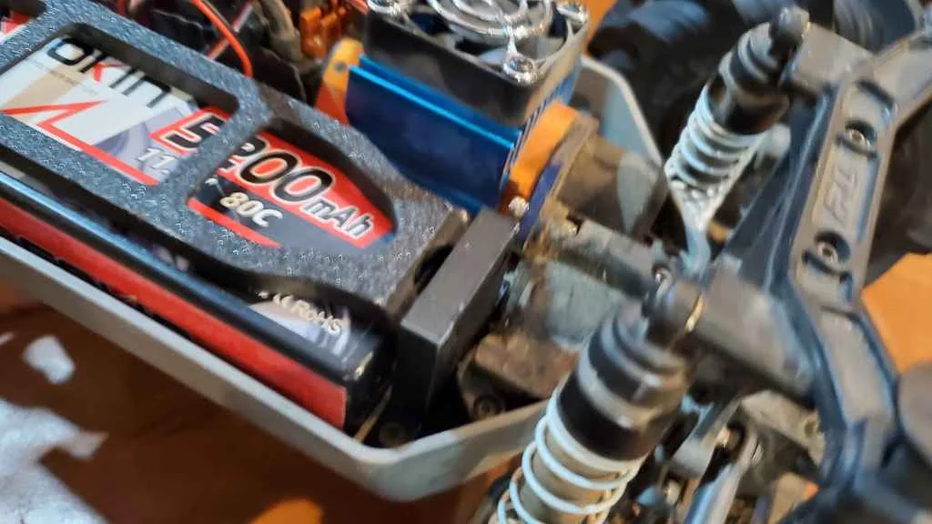 3D модель Держатель для аккумулятора Traxxas Stampede 4x4 3S - фото 2