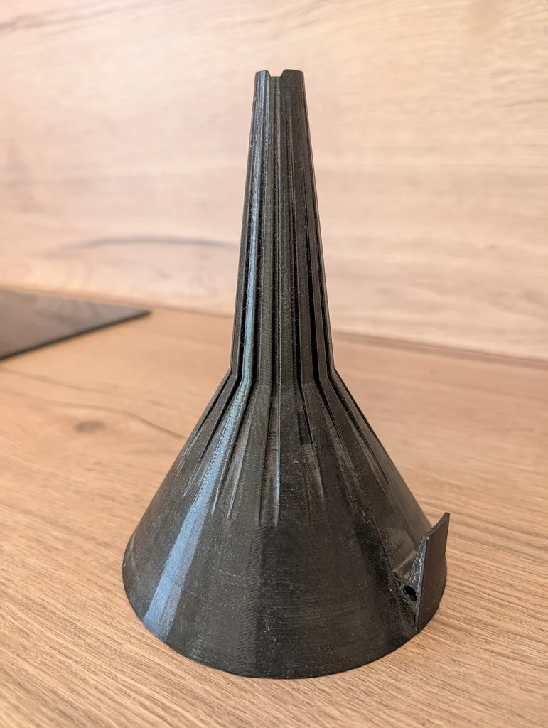 Стандартний лійка з вирізами