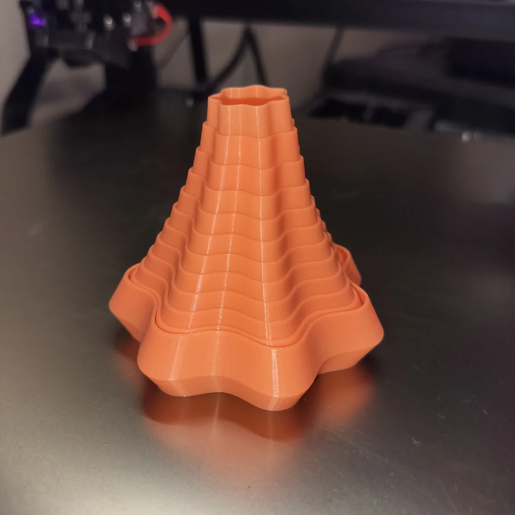 Волнообразная фрактальная звездочка - 12 колец