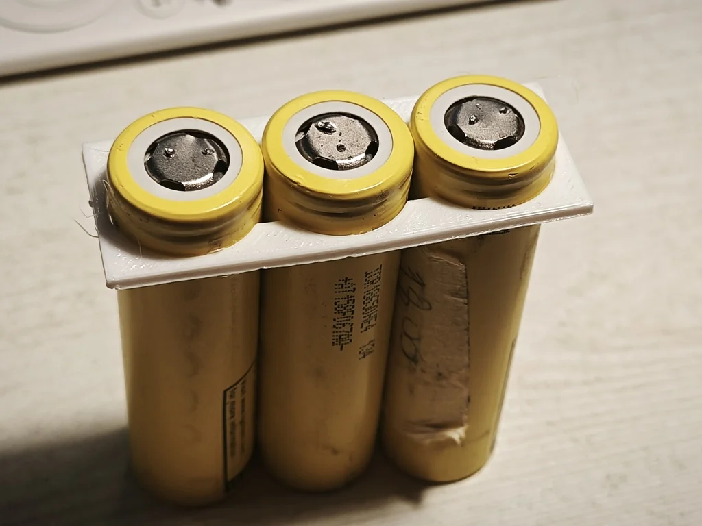 Фиксаторы для точечной сварки аккумуляторов 18650