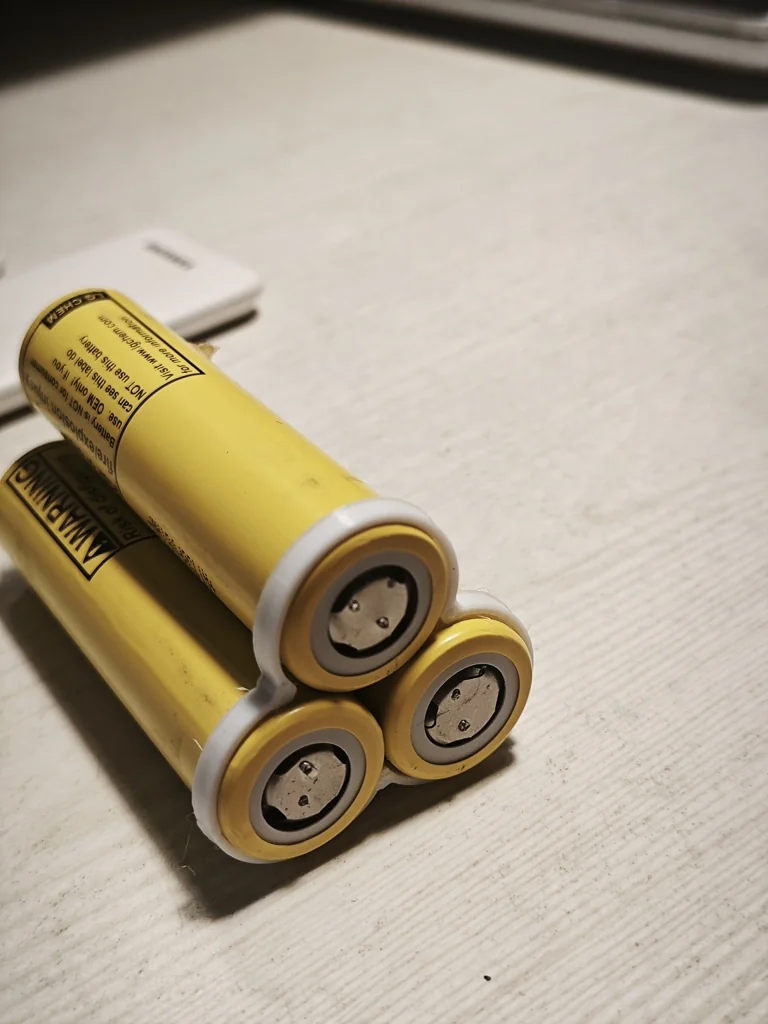 Крепление для точечной сварки аккумуляторов 18650