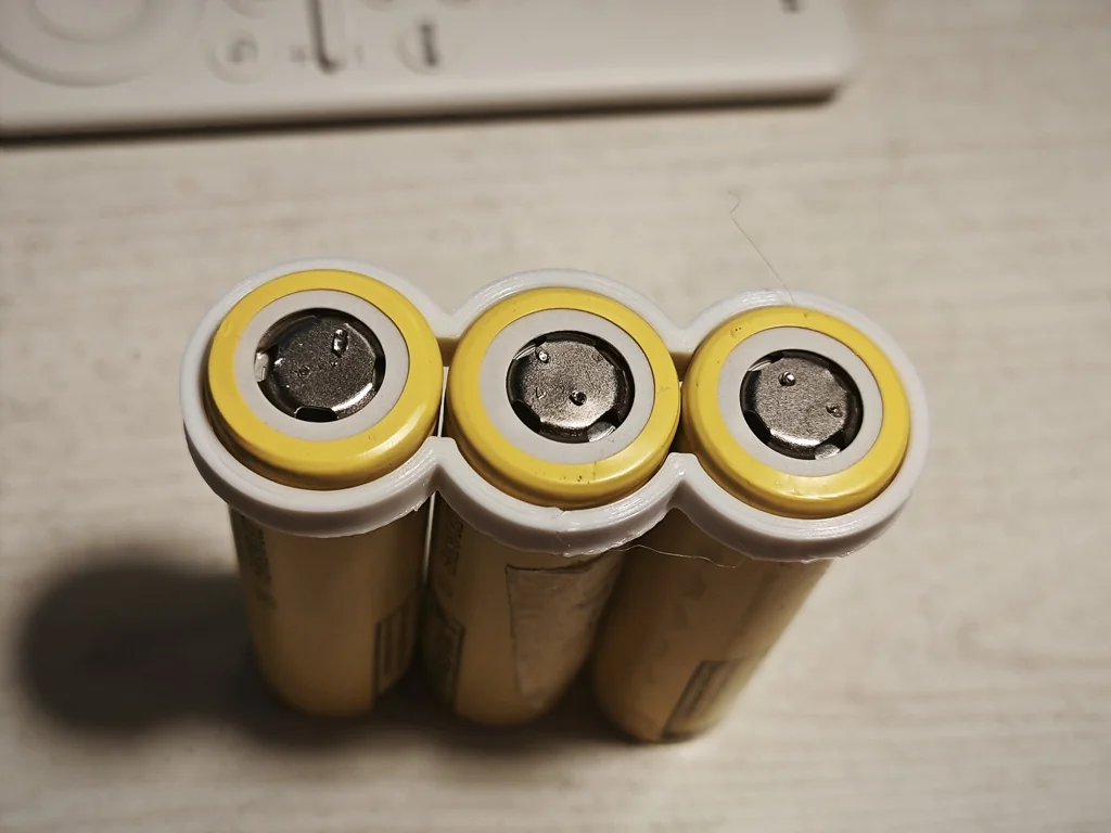 3D модель Фиксаторы для точечной сварки батарей 3s 18650 - фото 2