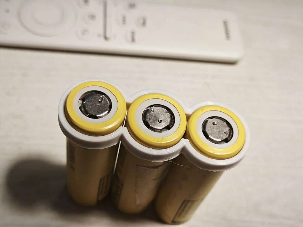 3D модель Фиксаторы для точечной сварки батарей 3s 18650 - фото 4