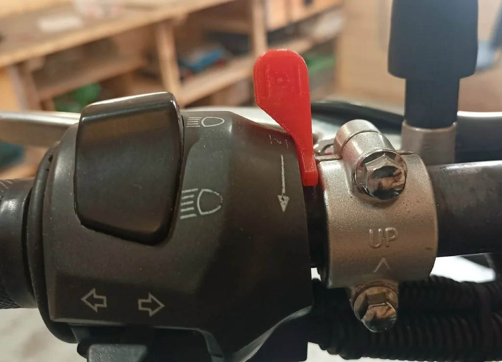 3D модель Кнопки и рычаги мотоцикла - фото 1