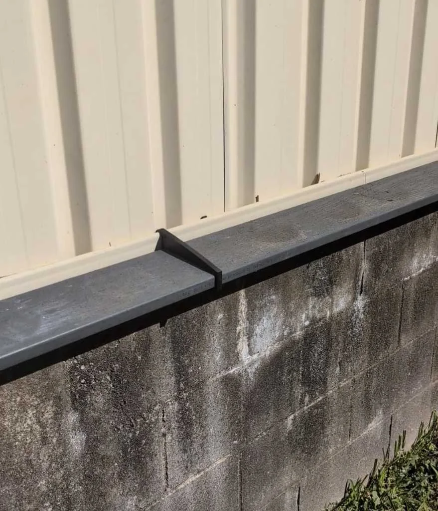 3D модель Крючок для полки из цветного металла - фото 3