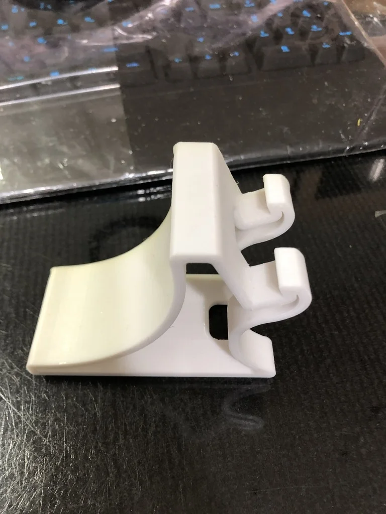 3D модель Тримач для телефону iPhone 17 - фото 2