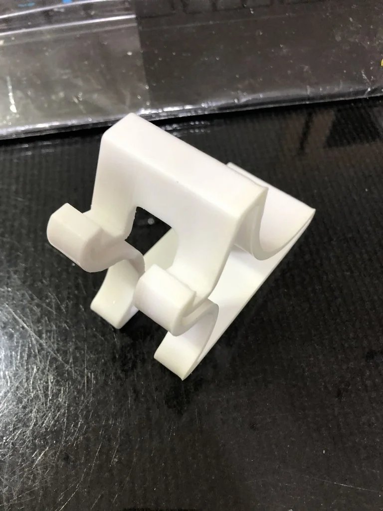 3D модель Тримач для телефону iPhone 17 - фото 3