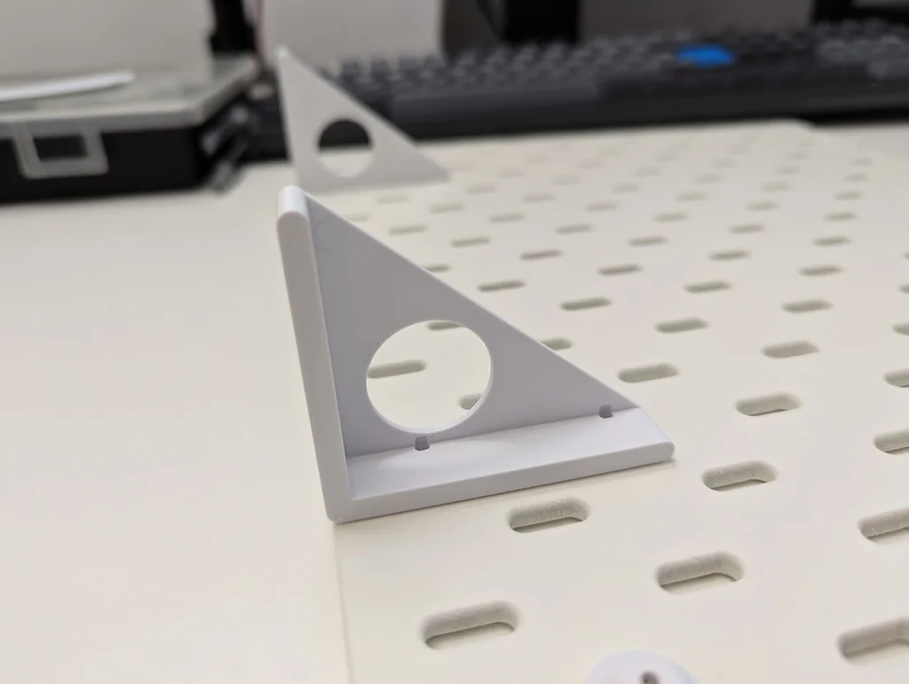 3D модель Кронштейн SKÅDIS (плоская передняя поверхность) - фото 3