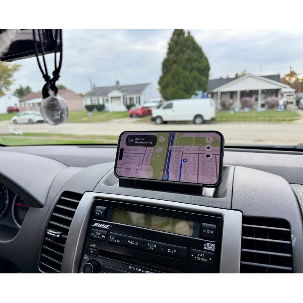 3D модель Держатель для телефона на приборной панели Nissan Pathfinder - фото 2