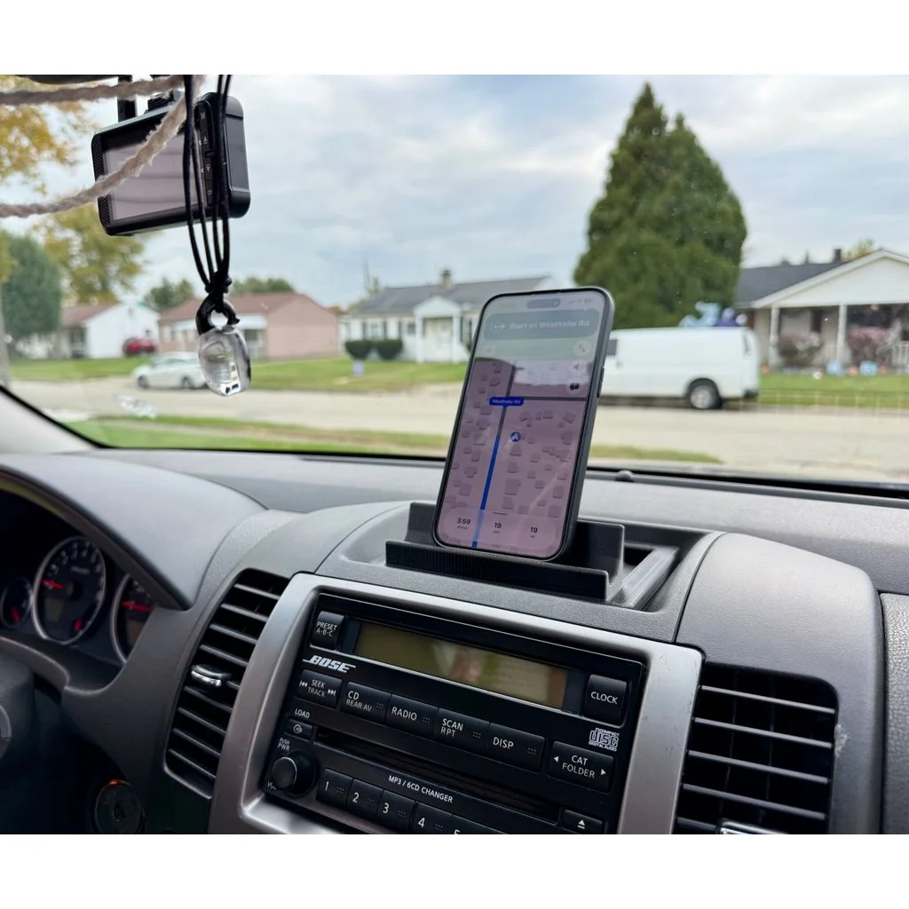 3D модель Держатель для телефона на приборной панели Nissan Pathfinder - фото 3