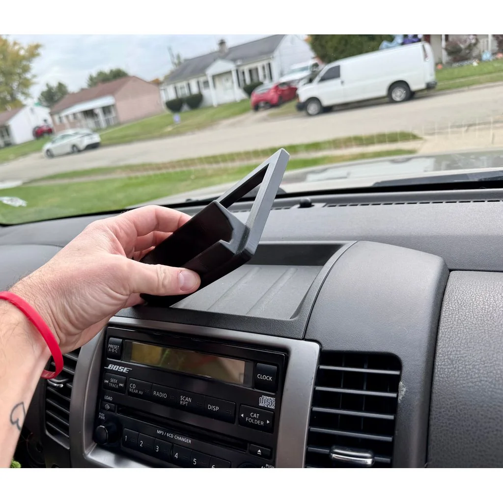 3D модель Держатель для телефона на приборной панели Nissan Pathfinder - фото 4