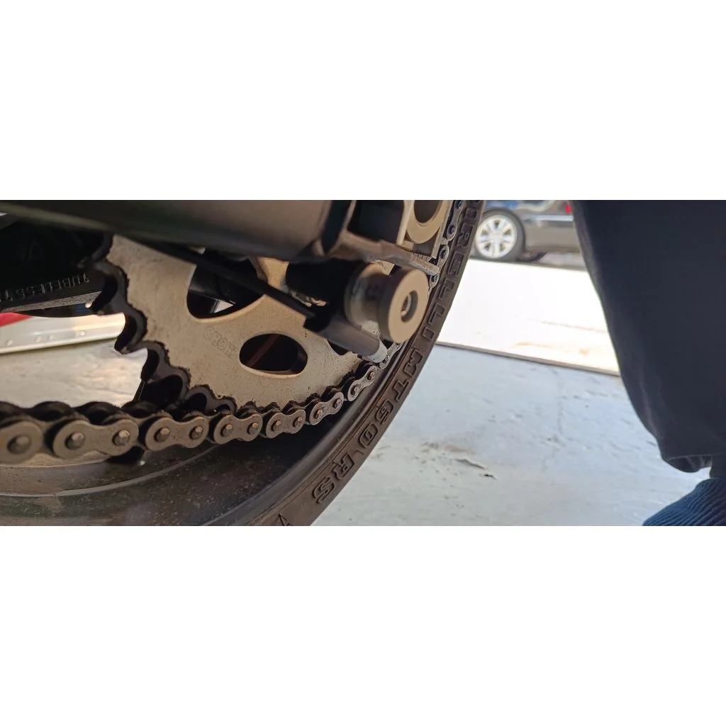 3D модель Крепление для масляного устройства цепи Benelli Leoncino 800 - фото 2