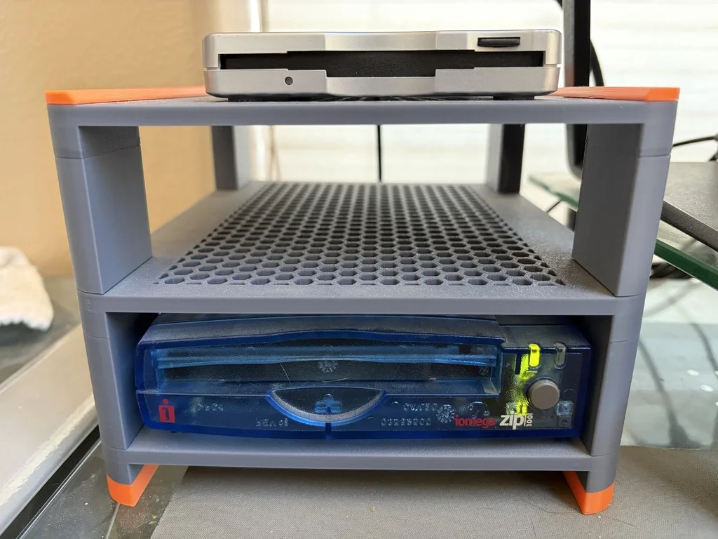 3D модель Модульные полки для внешних дисков - фото 1