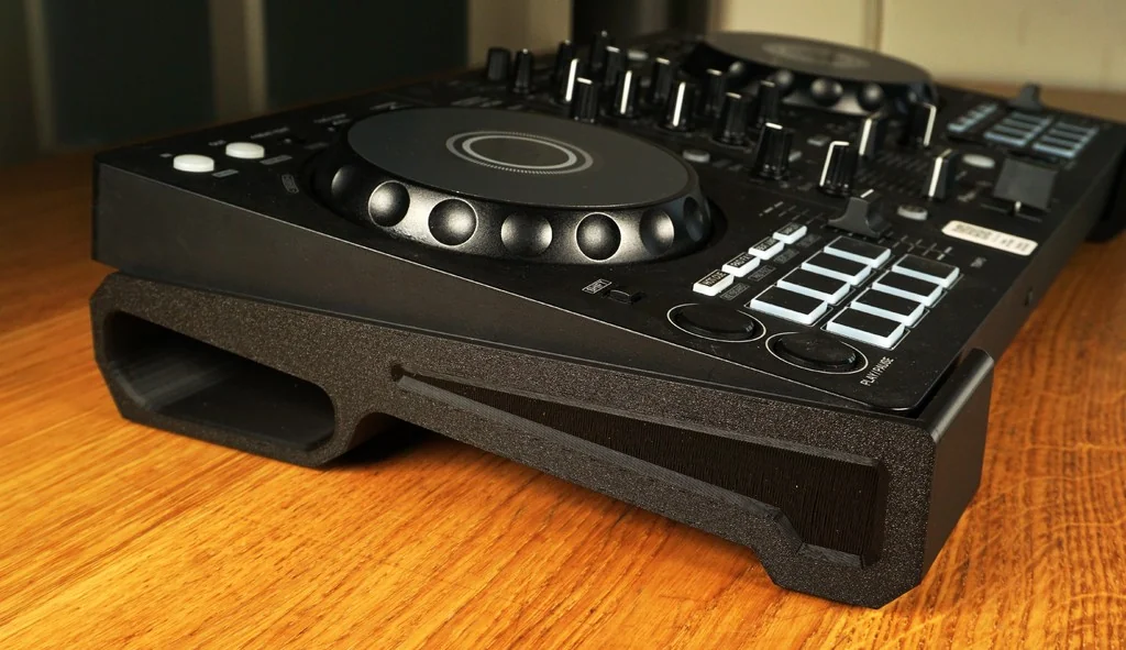 3D модель Подставка для контроллера Pioneer DDJ-FLX4 - фото 5