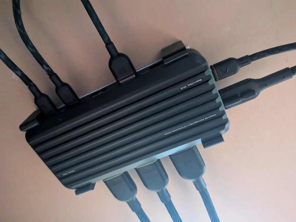 3D модель Держатель для 10-портового хаба Unisynk V3 - фото 2