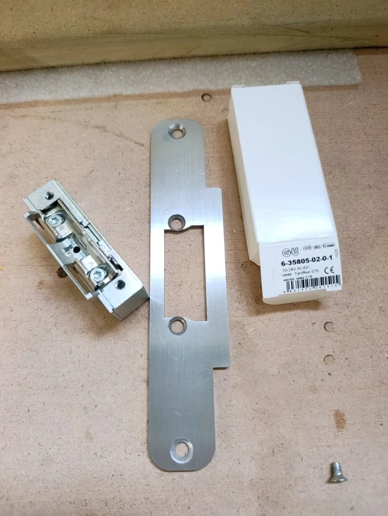 Планка для электромеханического замка GU-BKS ET 8