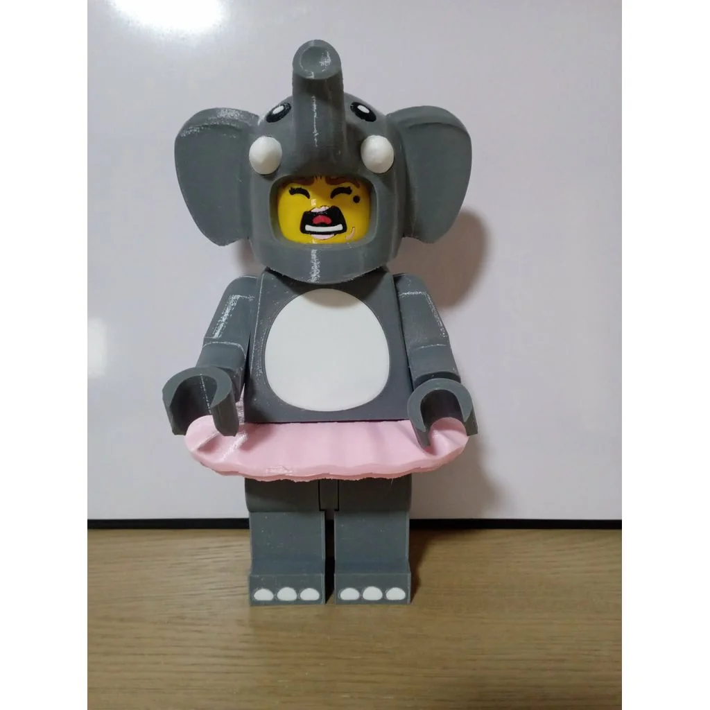 3D модель Гигантская минифигурка девочки в костюме слона - фото 1