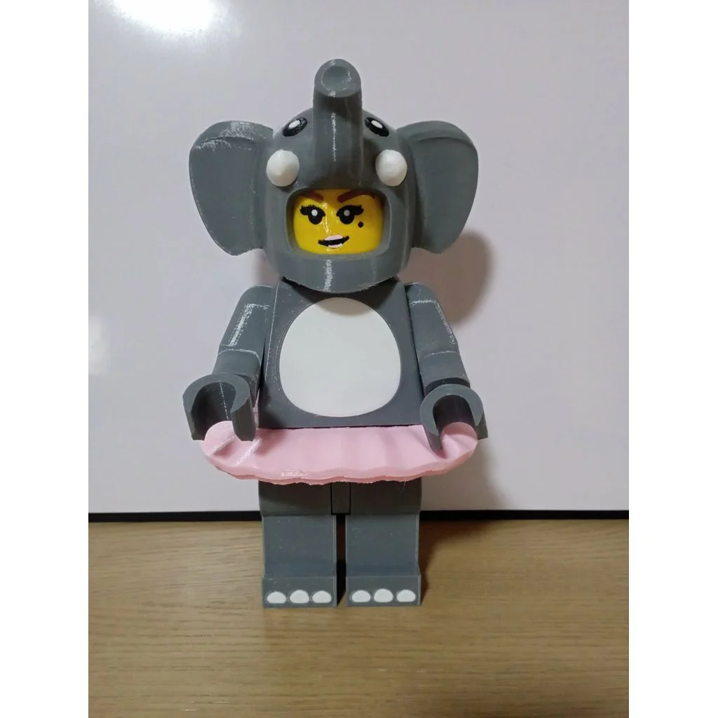 3D модель Гигантская минифигурка девочки в костюме слона - фото 5