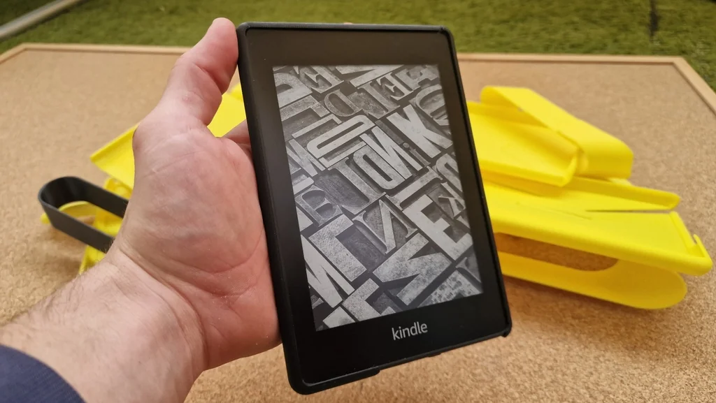 Чехол для Kindle с опциональной ручкой