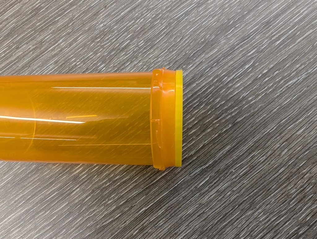 3D модель Крышка для бутылки с рецептурными таблетками - фото 5