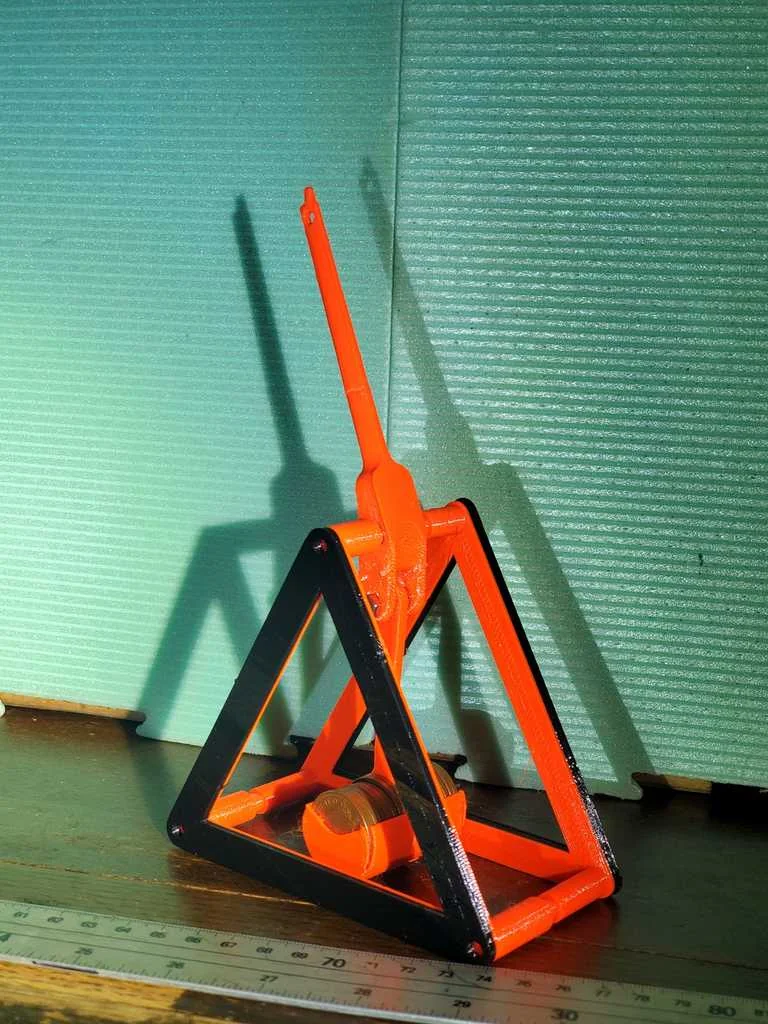 Модель настільного trebuchet 'whipper'