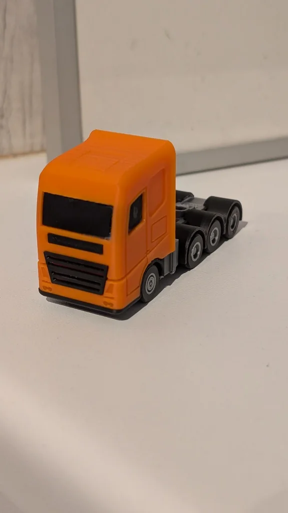 3D модель Европейский грузовой тягач в масштабе HO/1:87 - фото 1