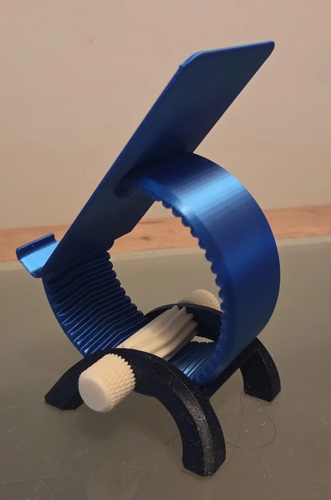 3D модель Подставка для телефона с регулируемым углом - фото 3