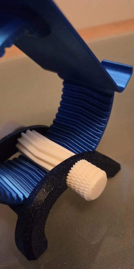 3D модель Подставка для телефона с регулируемым углом - фото 4