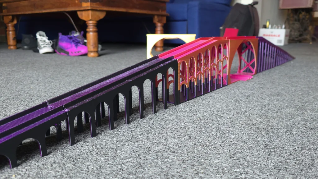 Мост для поезда Lego с уклоном 10 градусов