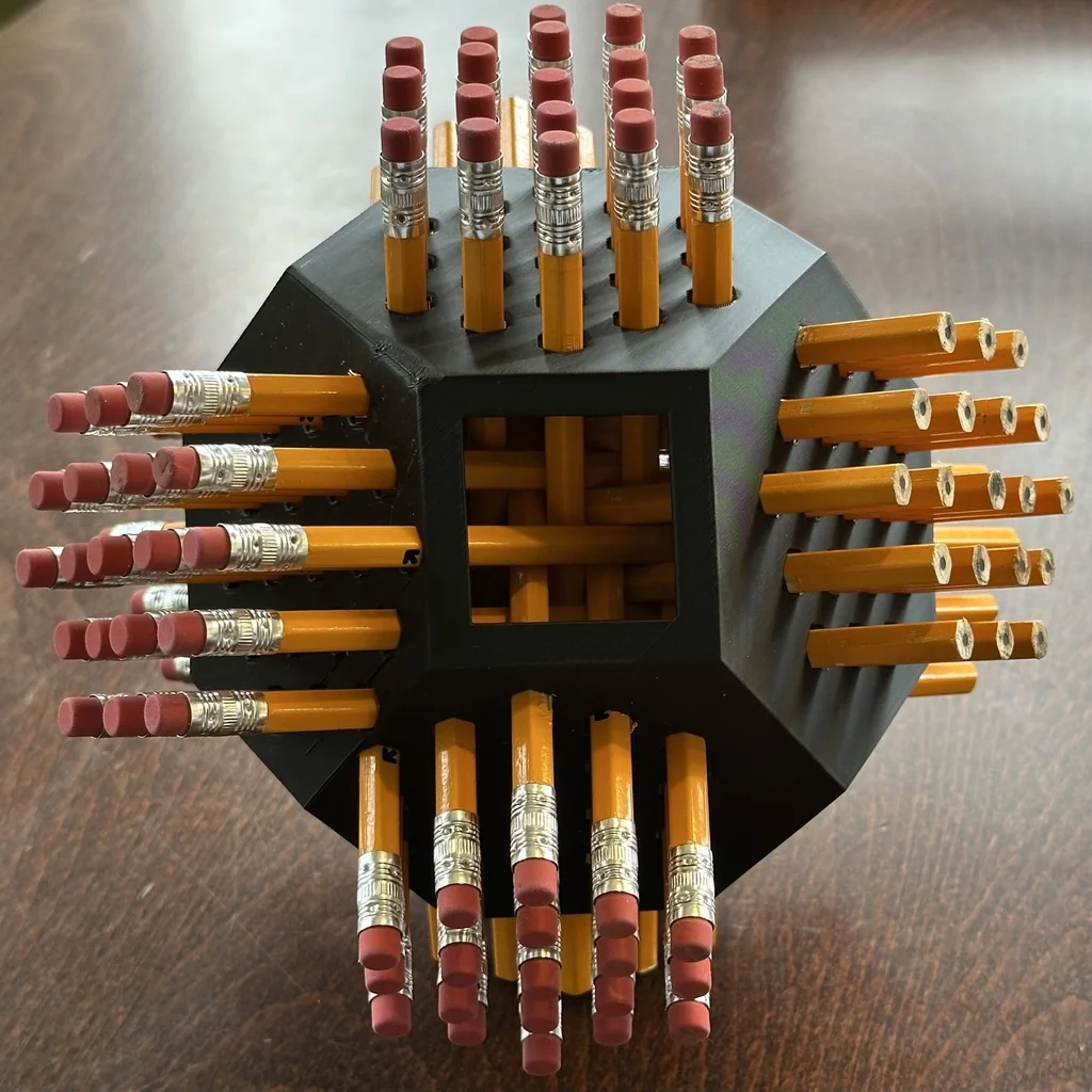 3D модель Скульптура из 76 карандашей - фото 2