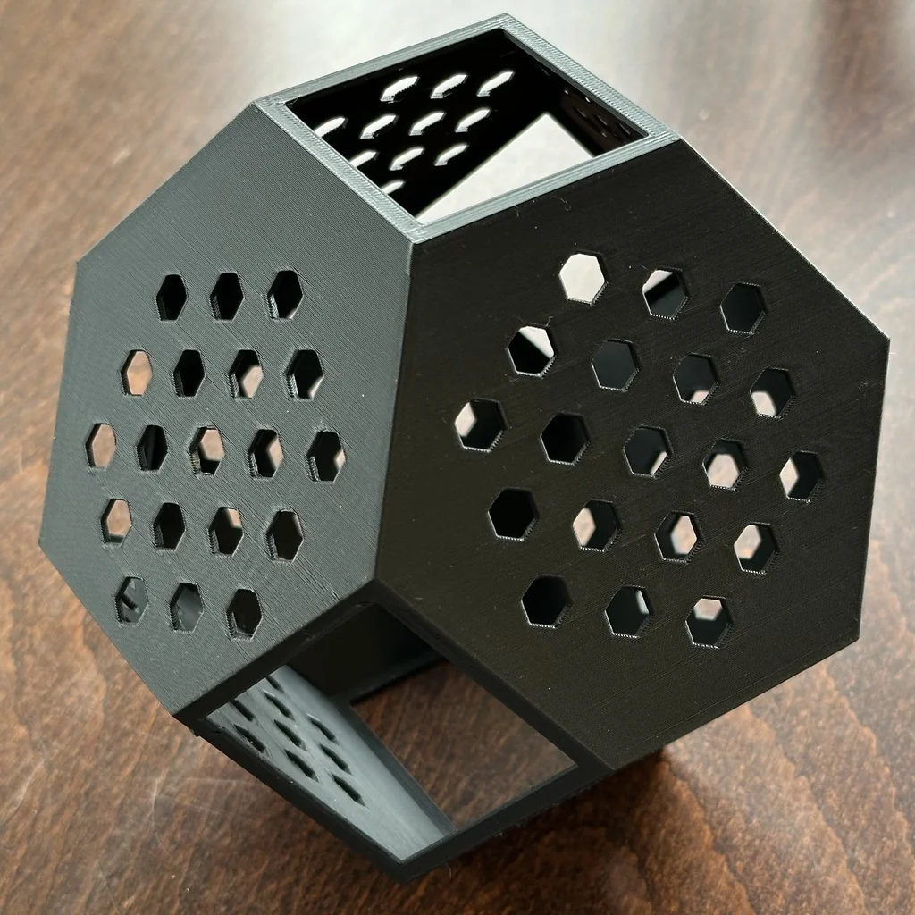 3D модель Скульптура из 76 карандашей - фото 3