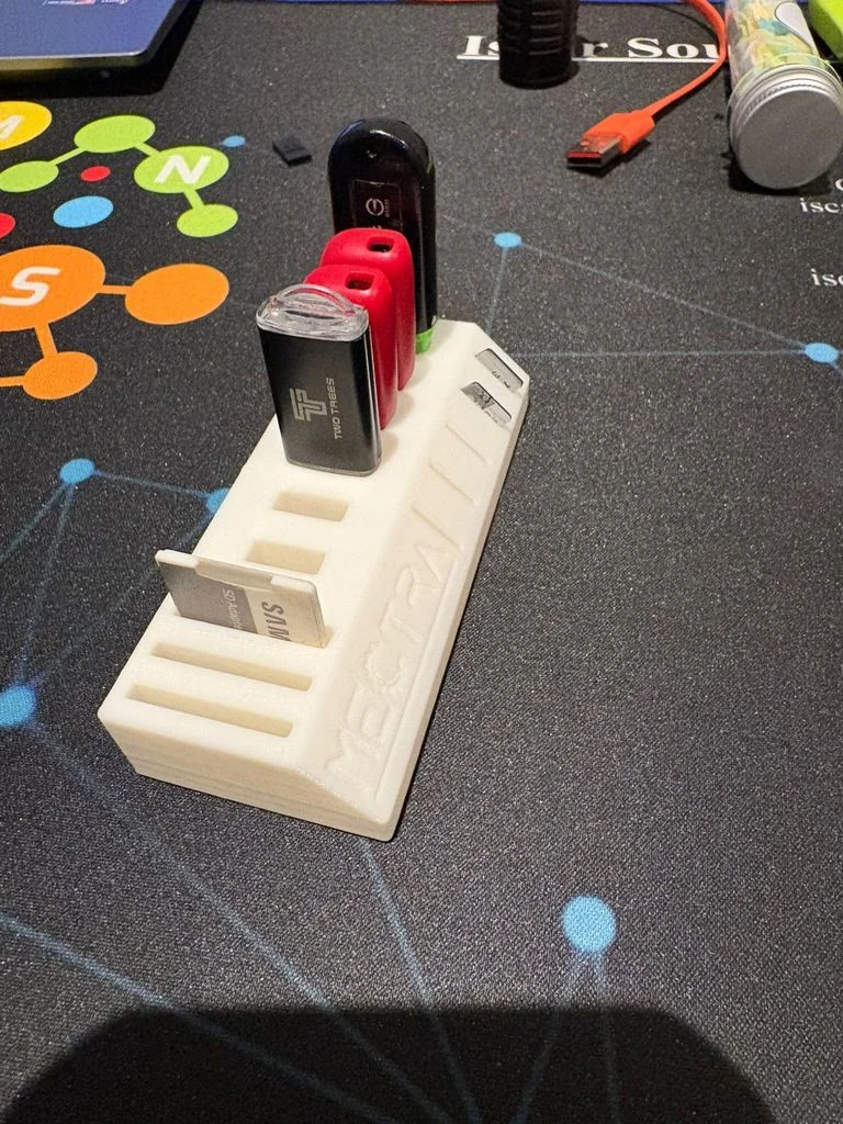 3D модель Держатель для SD карт - фото 1