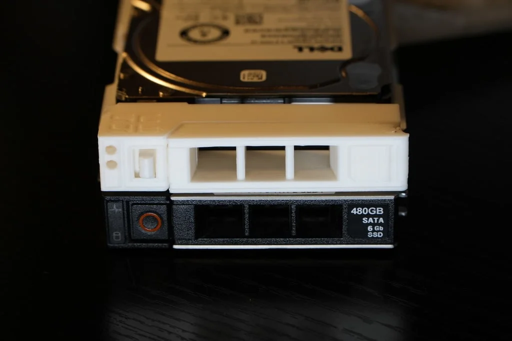 3D модель 2.5" Диск-корзина для серверов Dell - фото 3