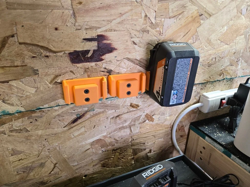 3D модель Держатель для аккумуляторов Ridgid 18V - фото 1